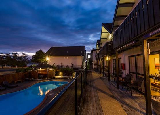 Le Chalet Suisse Motel Taupo 1
