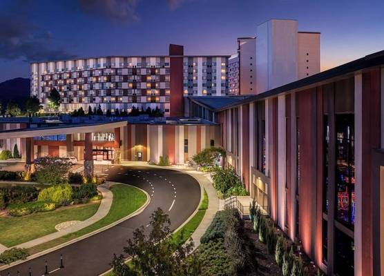 Harrah's Cherokee Valley River Hotel & Casino - A Caesars Rewards Destination 1