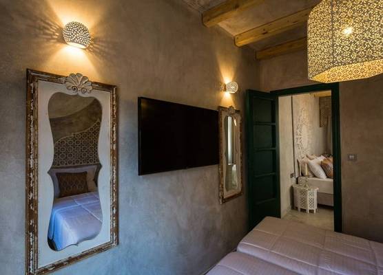DECAN Concept Boutique Estate 1