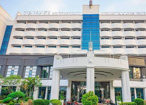 Sunlake Waterfront Resort & Convention 1