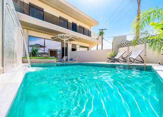 Ammos Luxury Suites 1