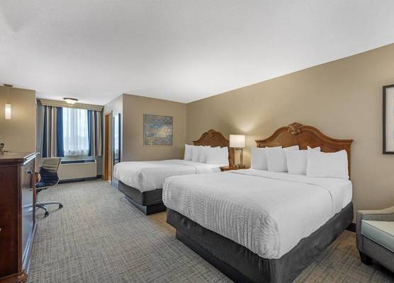 Best Western Plus Dubuque Hotel and Conference Center 1