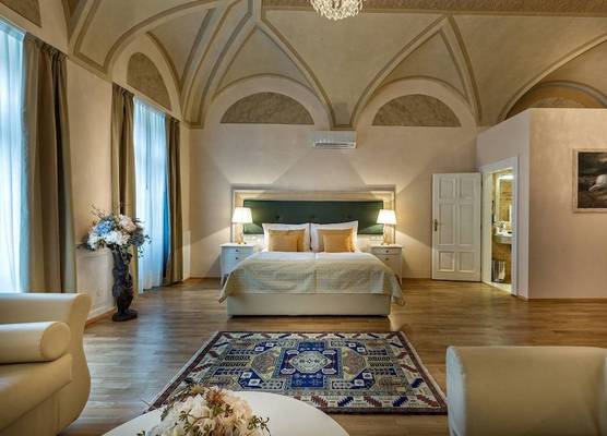 Little King Hotel U Malvaze 1