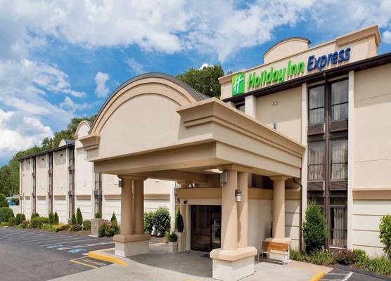 Holiday Inn Express SOUTHINGTON by IHG 1