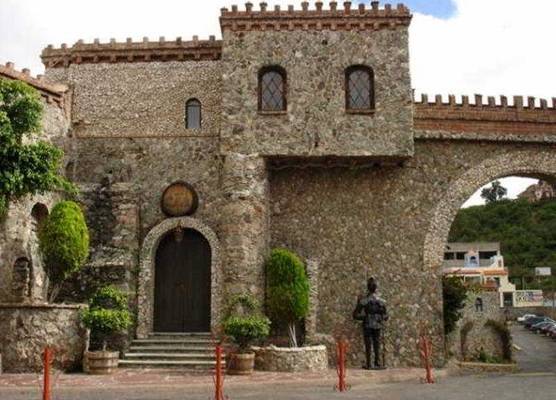 Hotel Castillo de Santa Cecilia 1