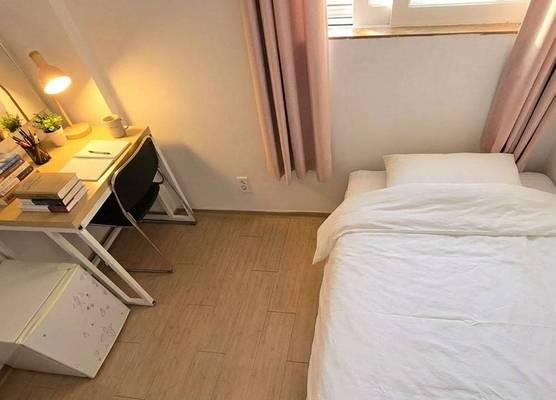 Sweet House Seoul, Line 2 & 5 - Direct to Hongdae Gangnam 1