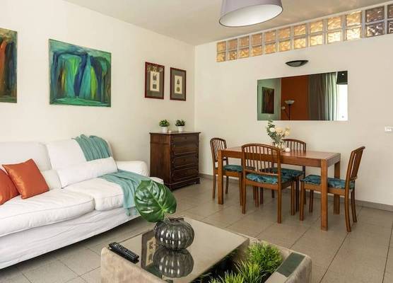JOIVY Charming Flat Near Train Station 1