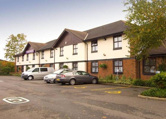 Premier Inn Oldham - Broadway 1