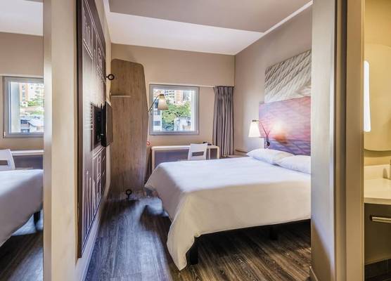 Hotel Ibis Cali Granada 1