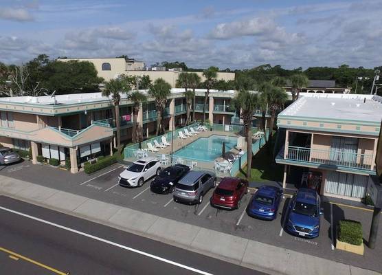 Royal Palace Inn & Suites 1