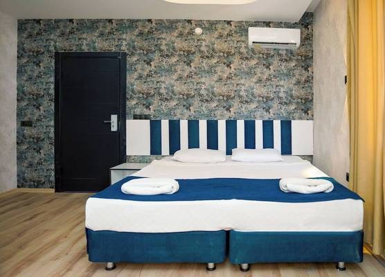 Miss Cleopatra Hotel 1