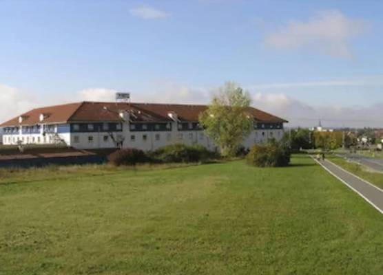 Center Hotel Drive Inn 1