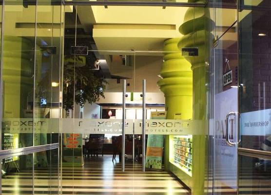 MaxOneHotels at Sabang 1