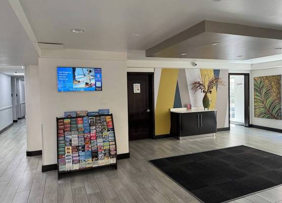 Motel 6 Hollywood 1