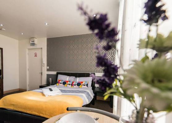 Snooze Apartments Flat 51 1