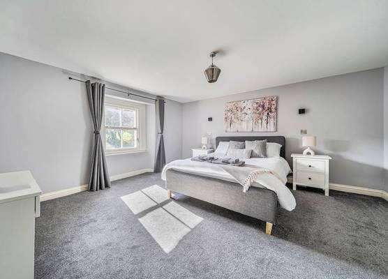 Cosy Apartment above Village Pub 1