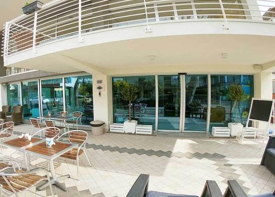 hotel half moon restaurant 1