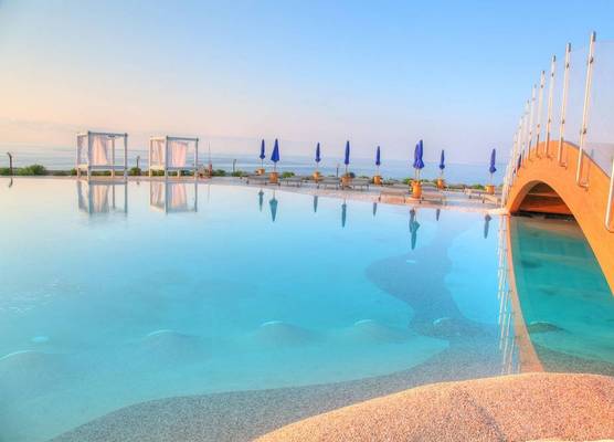 19 Summer Suites 1