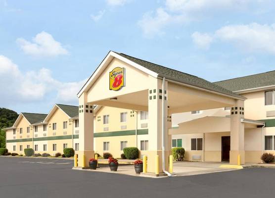 Super 8 by Wyndham Athens 1