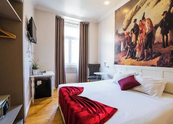 Lisbon Arsenal Suites 1