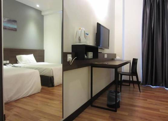 Fuller Hotel 1