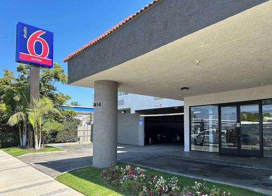Studio 6 Suites Gardena, CA 1