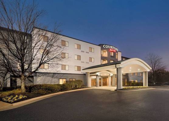Courtyard by Marriott Potomac Mills Woodbridge 1
