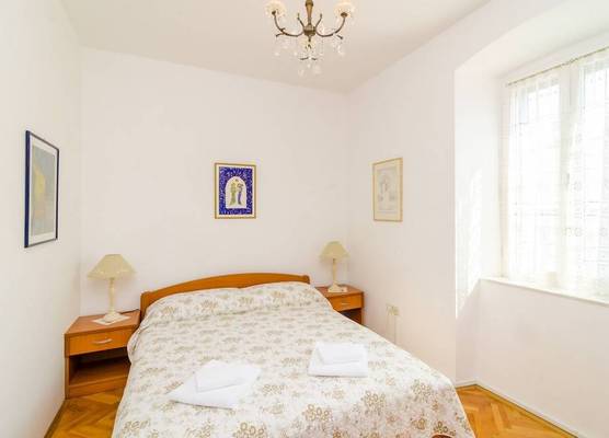 Stone House DiMaTo 1