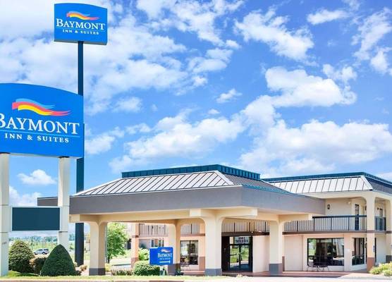 Baymont by Wyndham Clarksville Northeast 1