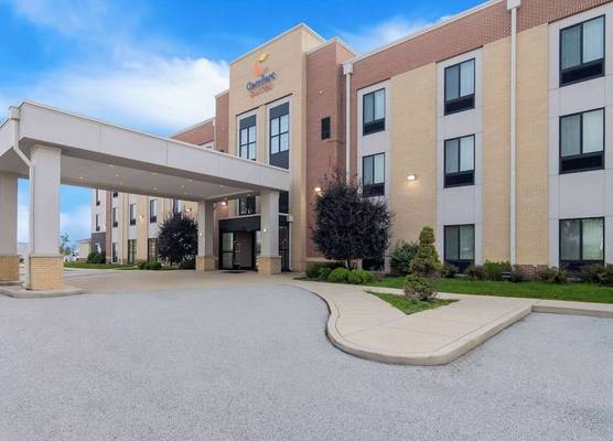Comfort Suites Rensselaer near Fair Oaks 1