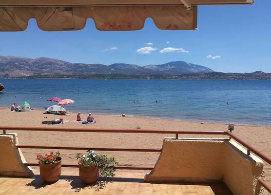 Alekos Beach Houses-Waters Edge 1