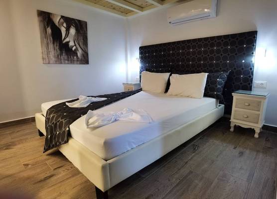 Vlycha Beach Apartments 1