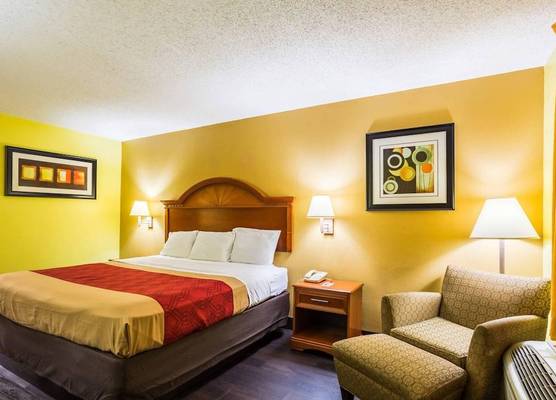 Econo Lodge Picayune 1