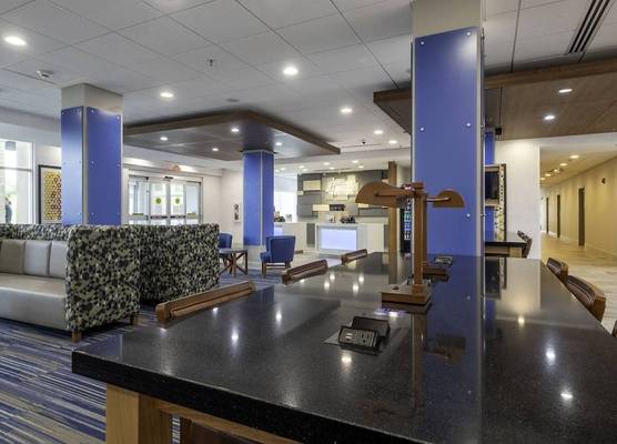 Holiday Inn Express & Suites STAUNTON by IHG 1