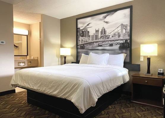 Super 8 by Wyndham Greensburg 1