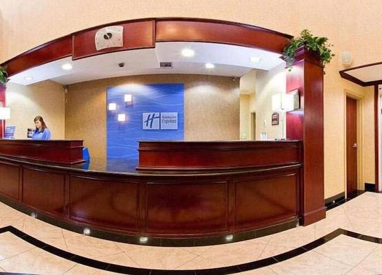 Holiday Inn Express & Suites GAINESVILLE by IHG 1