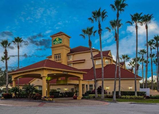 La Quinta by Wyndham Orlando Airport - On Property Food Trucks & Free Airport Shuttle! 1