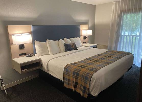 Best Western Lake Lucille Inn 1