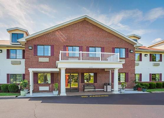 Econo Lodge Inn & Suites Ripley 1