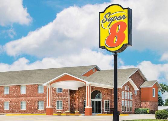 Super 8 by Wyndham Bolivar 1
