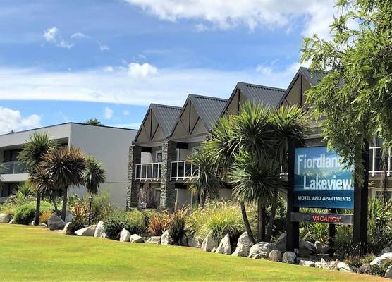 Fiordland Lakeview Motel and Apartments 1