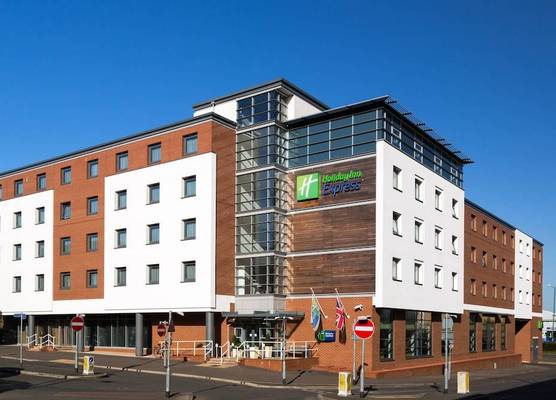 Holiday Inn Express HARLOW by IHG 1