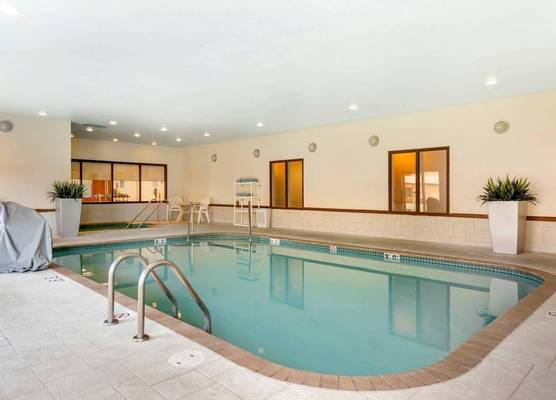 Comfort Inn & Suites Green Bay Stadium Area 1