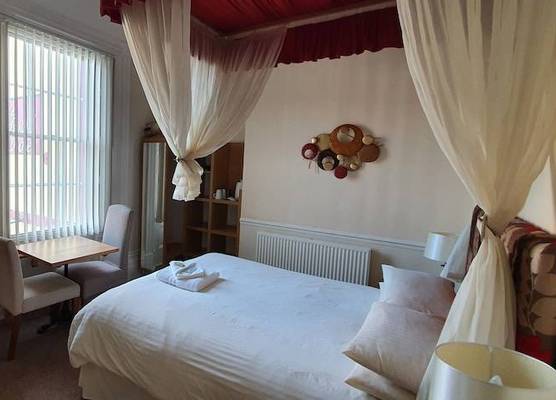 Edward Hotel 1