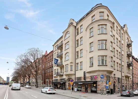 Best Western Hotel at 108 1