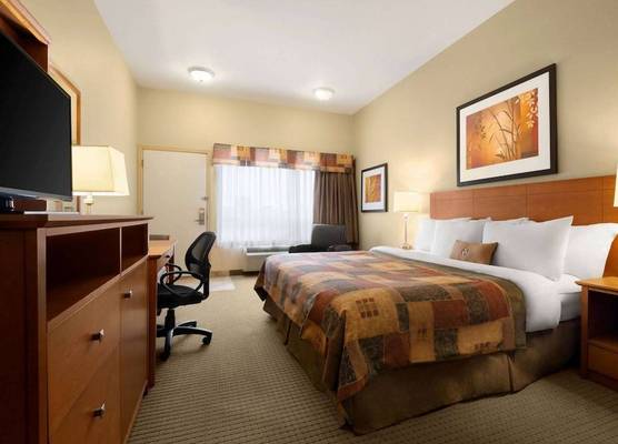 Ramada by Wyndham Drayton Valley 1