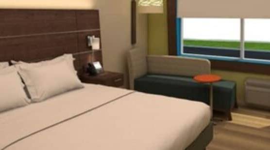 Holiday Inn Express & Suites MACON NORTH by IHG 1