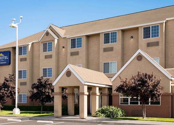 Microtel Inn & Suites Lodi 1