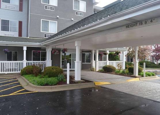 Country Inn & Suites by Radisson, Gurnee, IL 1