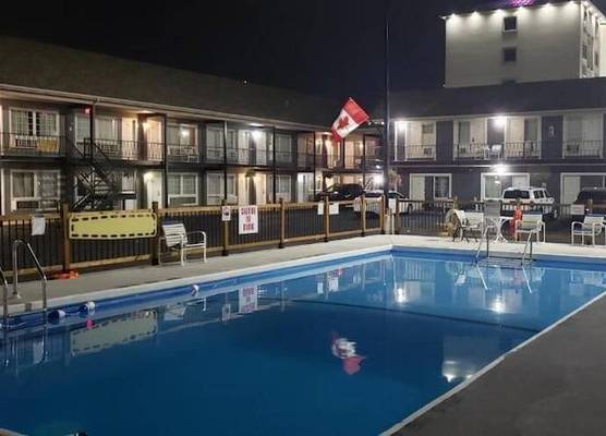 Niagara Falls Courtside Inn 1